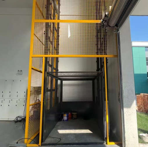 中平镇导轨式升降机助力物流园破解运输难题